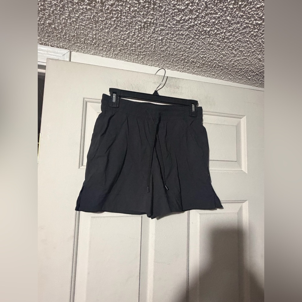 Lululemon Lightweight Mid-Rise Short 3.5" - Picture 2 of 6